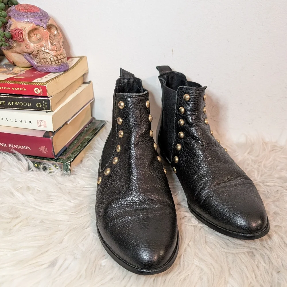 Renvy black leather